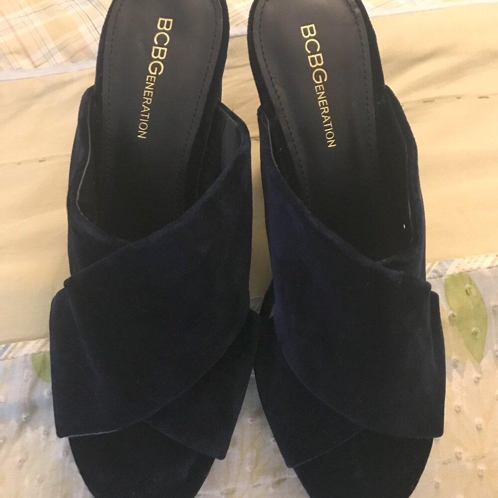 Bcbgeneration Velvet Cross Strap Sandal size 7.5 B